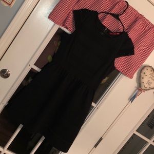 Elle | Little Black Dress